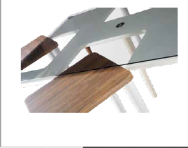 Couchtisch Set 4+1 mit Glasplatte und Holzkörper integriert zusammen in eine exzeptionelle Einheit