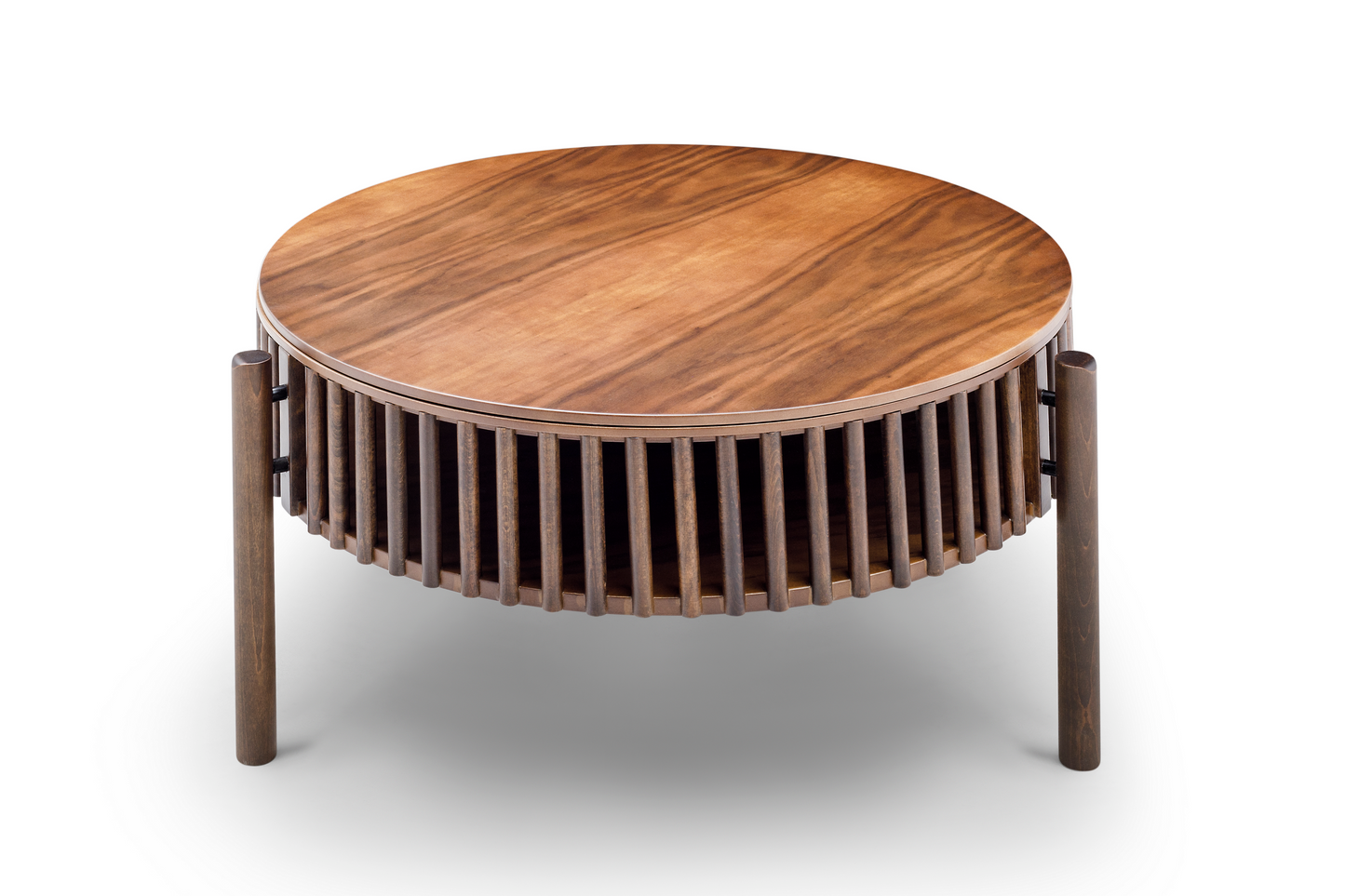 Runder Couchtisch aus Holz mit schönen Details und Aufbewahrungsbereich