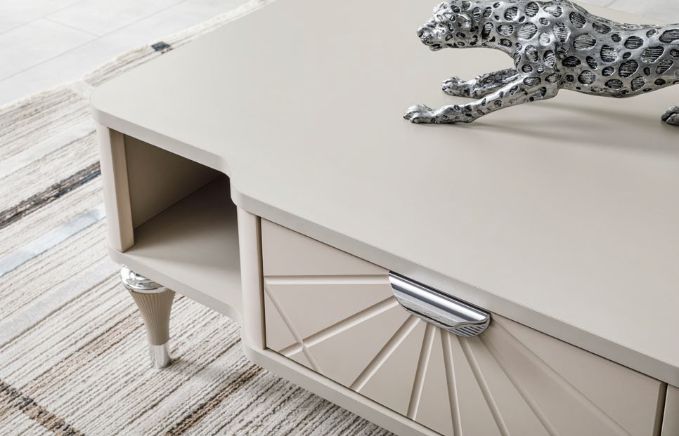 Berlin Esszimmer, luxuriös, goldene & Silberne Details, auch Couchtisch und TV-Schrank
