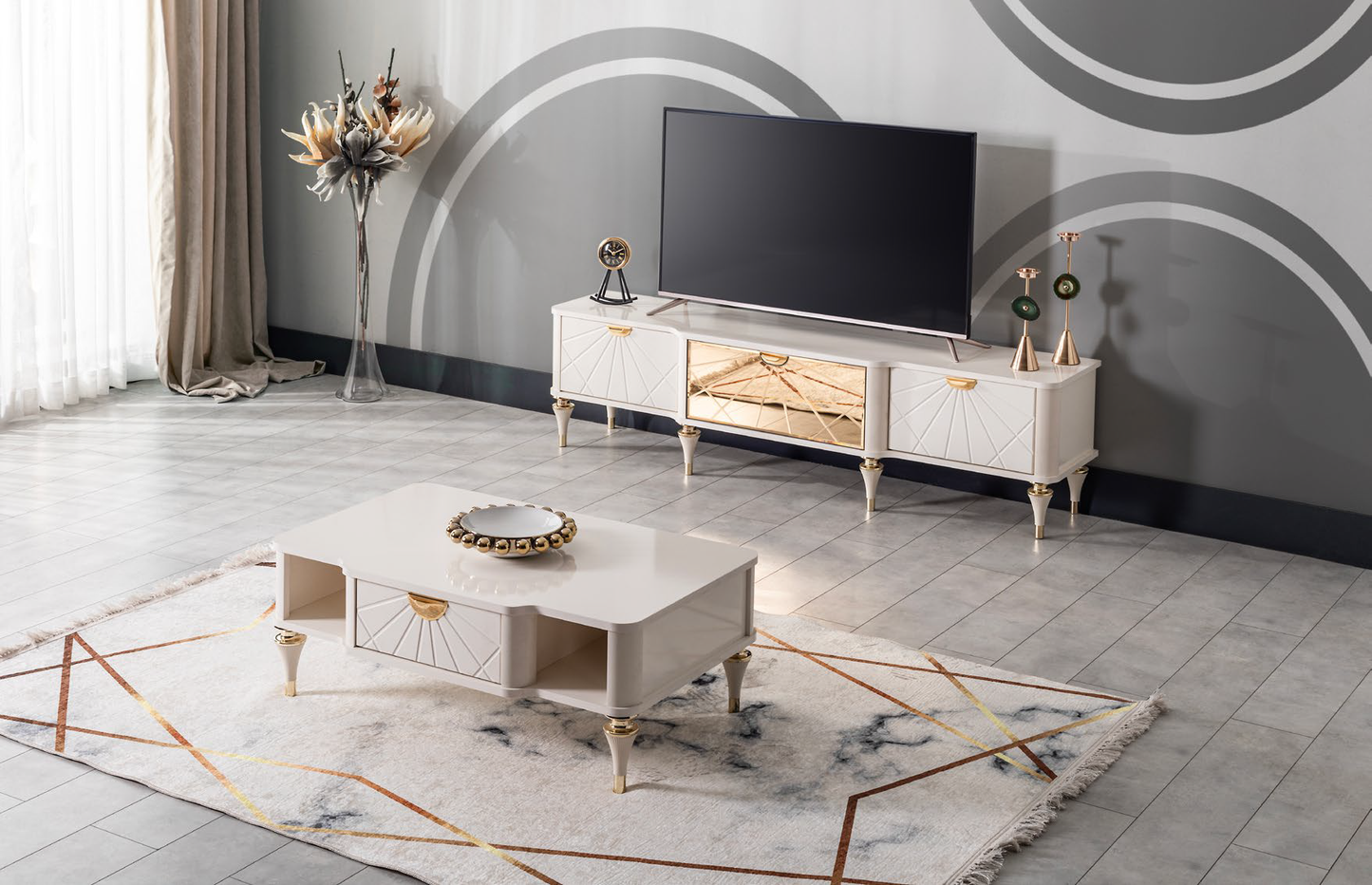 Berlin Esszimmer, luxuriös, goldene & Silberne Details, auch Couchtisch und TV-Schrank