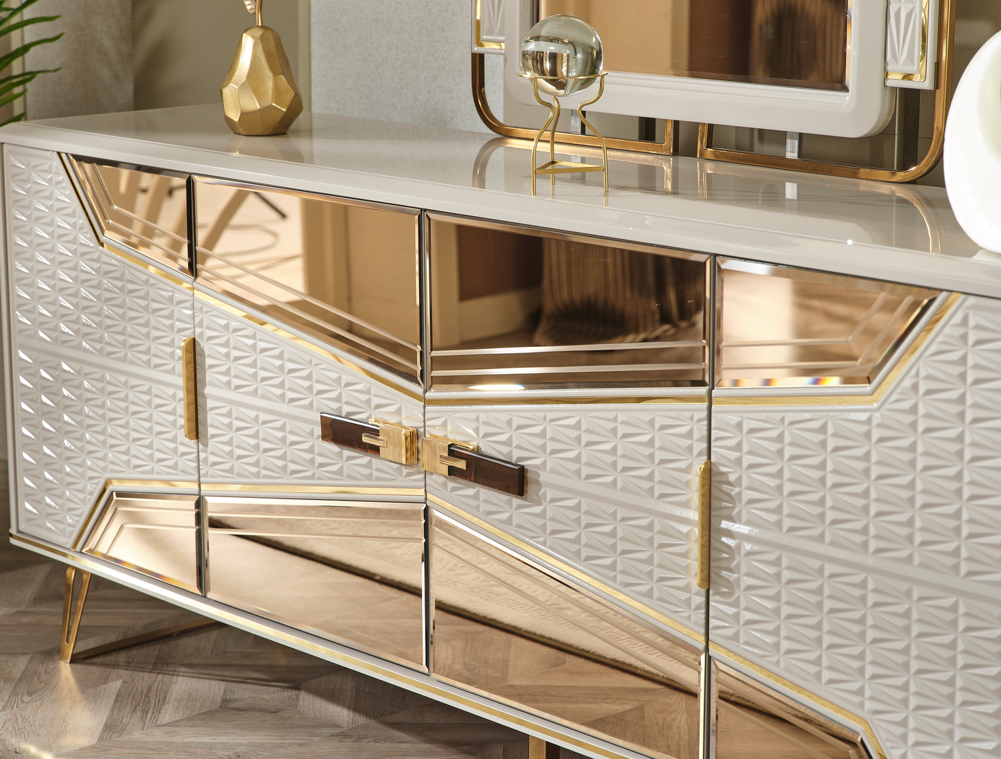 Milano Esszimmer, luxuriös, klassisch, Hochglanz, Gold , auch Couchtisch und TV-Schrank