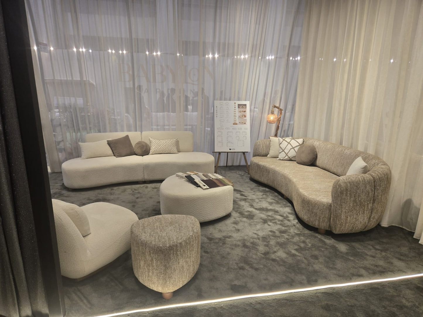 Bodrum-Sofagarnitur; modern, Holzfüße, Moon-Schnitt